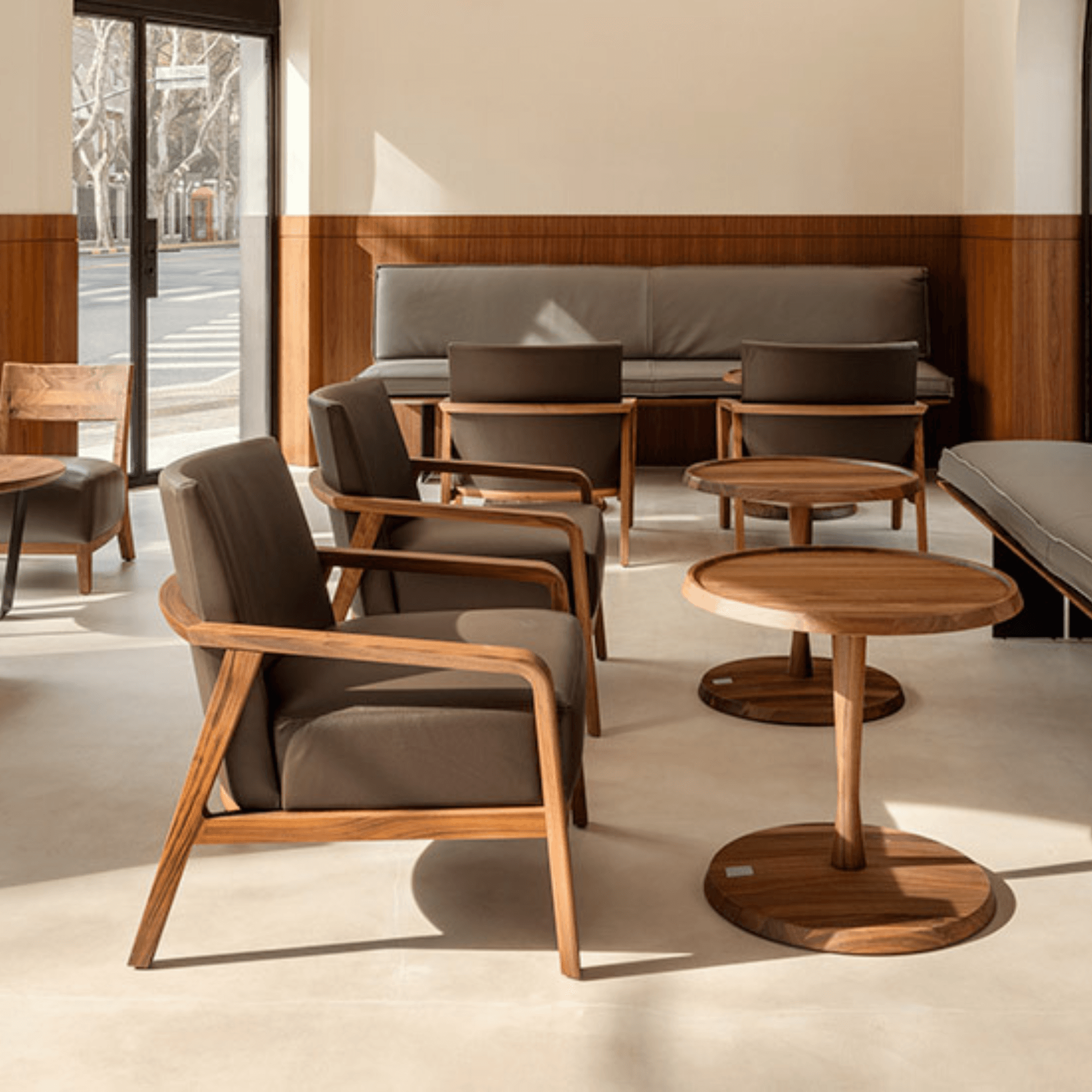 RRoyce Luxury — The Memory of Wood