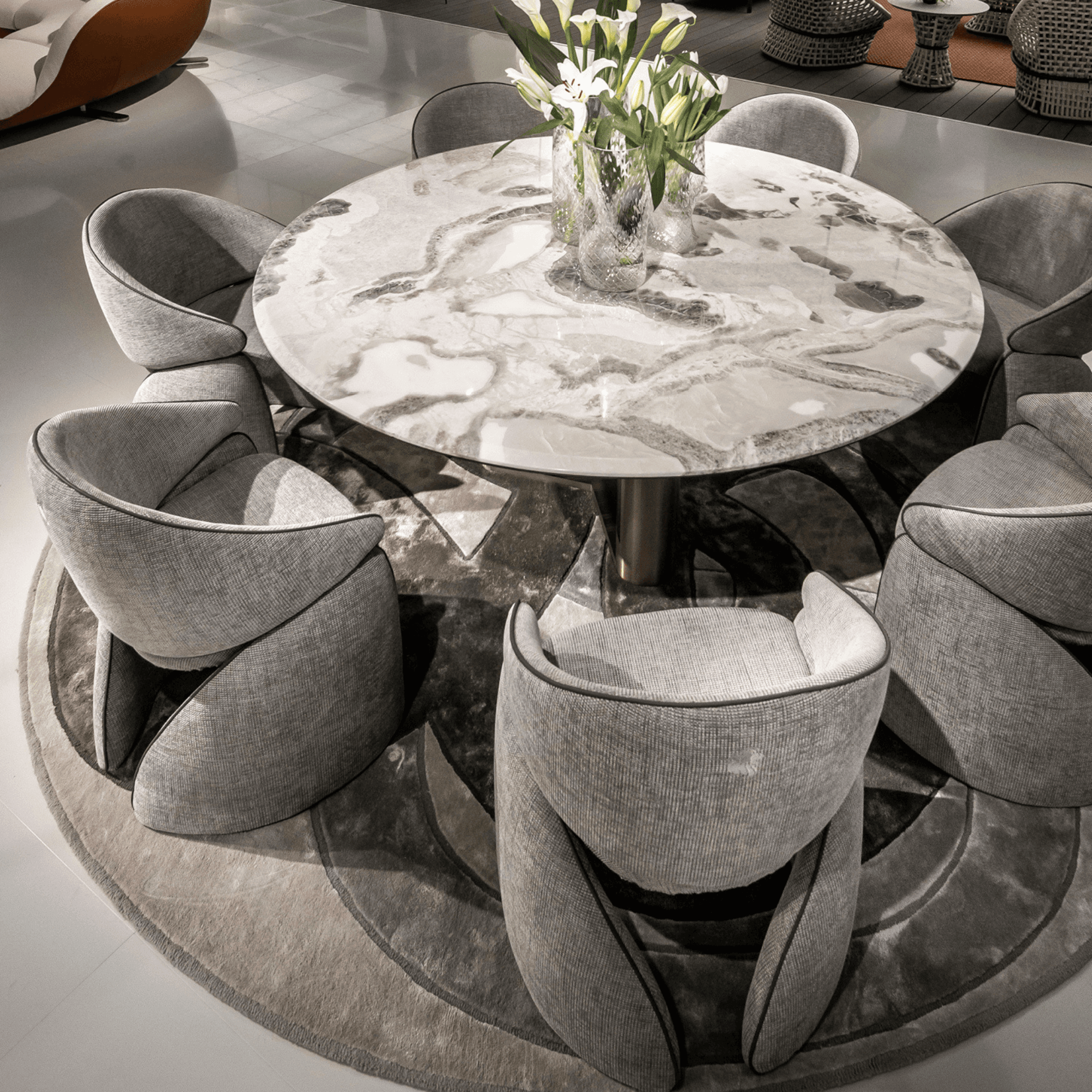 RRoyce Luxury — The Language of Refinement